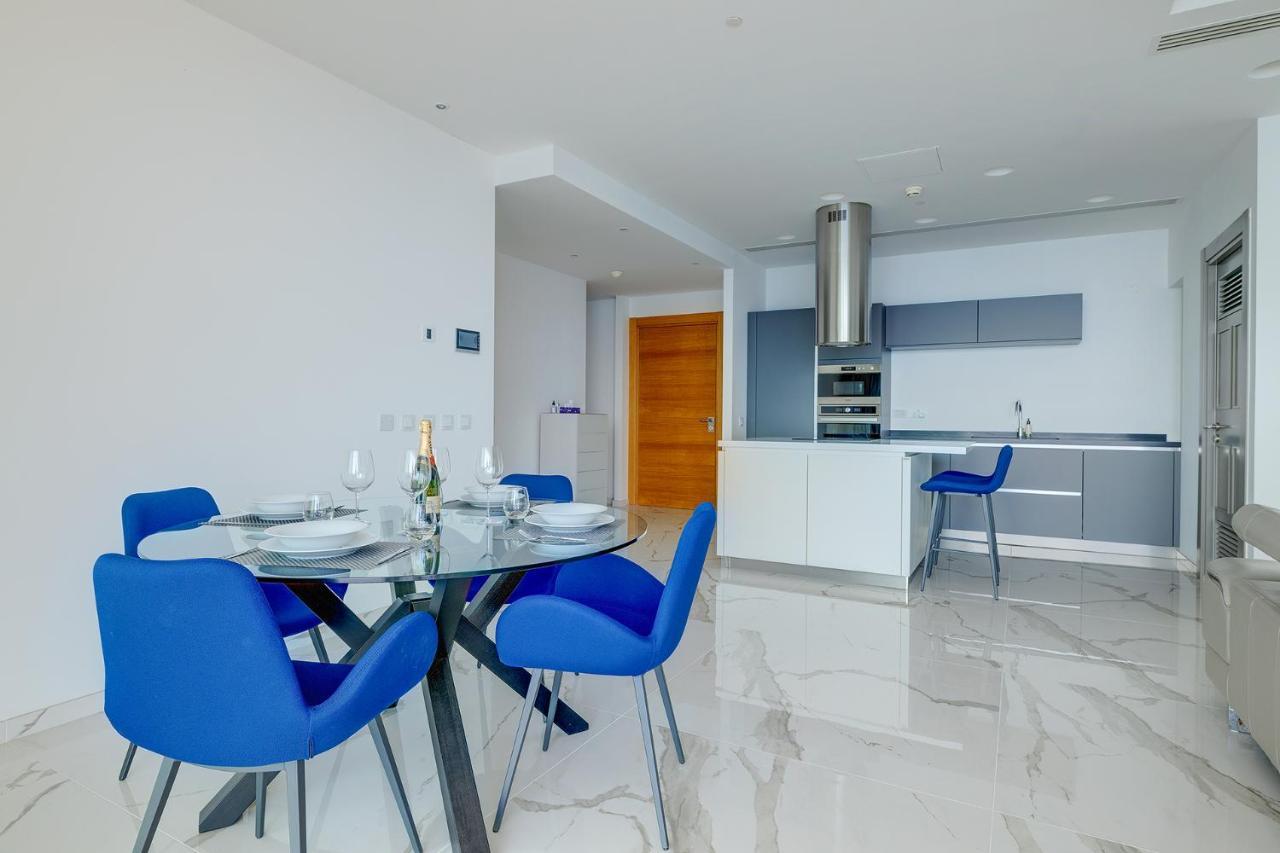 Apartment Super Luxury In Tigne Point, Amazing Sea Views Sliema