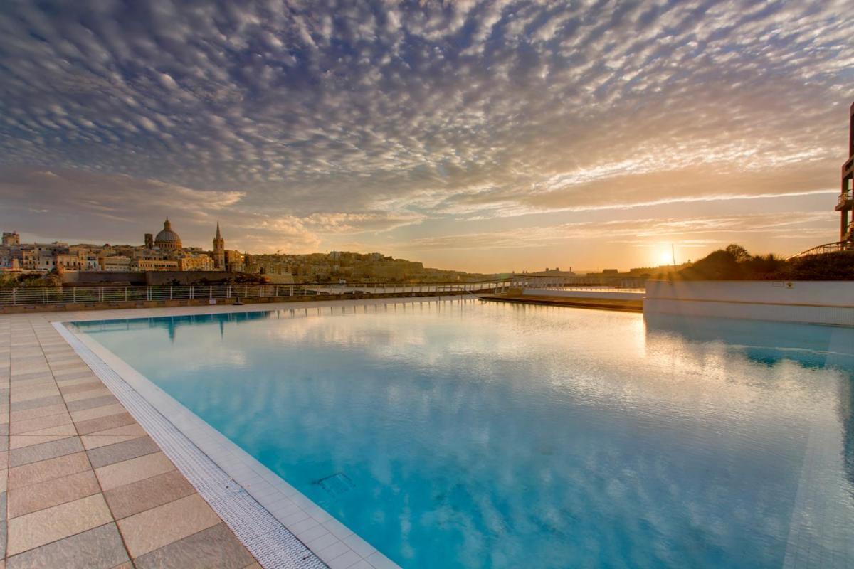 Super Luxury In Tigne Point, Amazing Sea Views *
