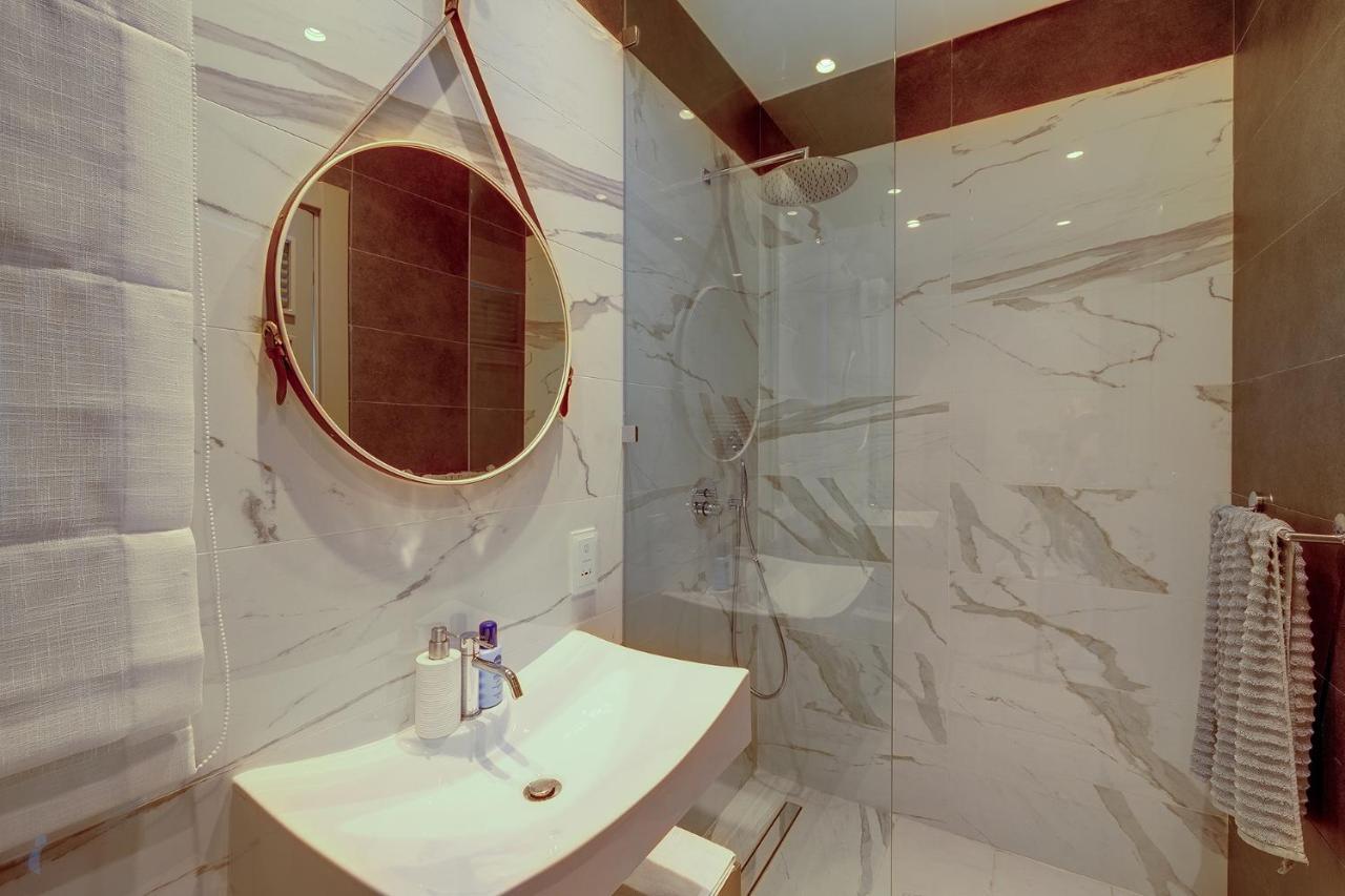 Super Luxury In Tigne Point, Amazing Sea Views * Sliema