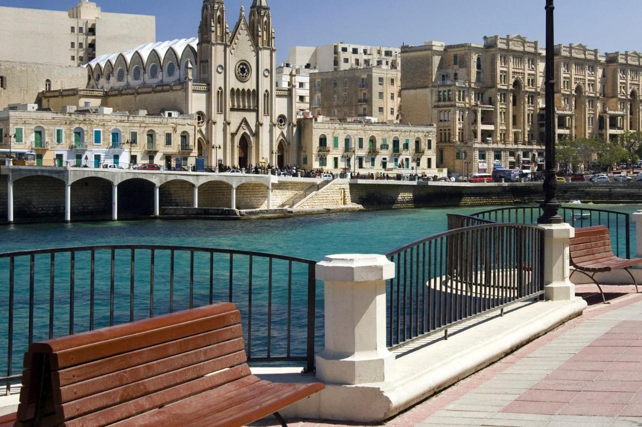 Super Luxury In Tigne Point, Amazing Sea Views Apartment Sliema